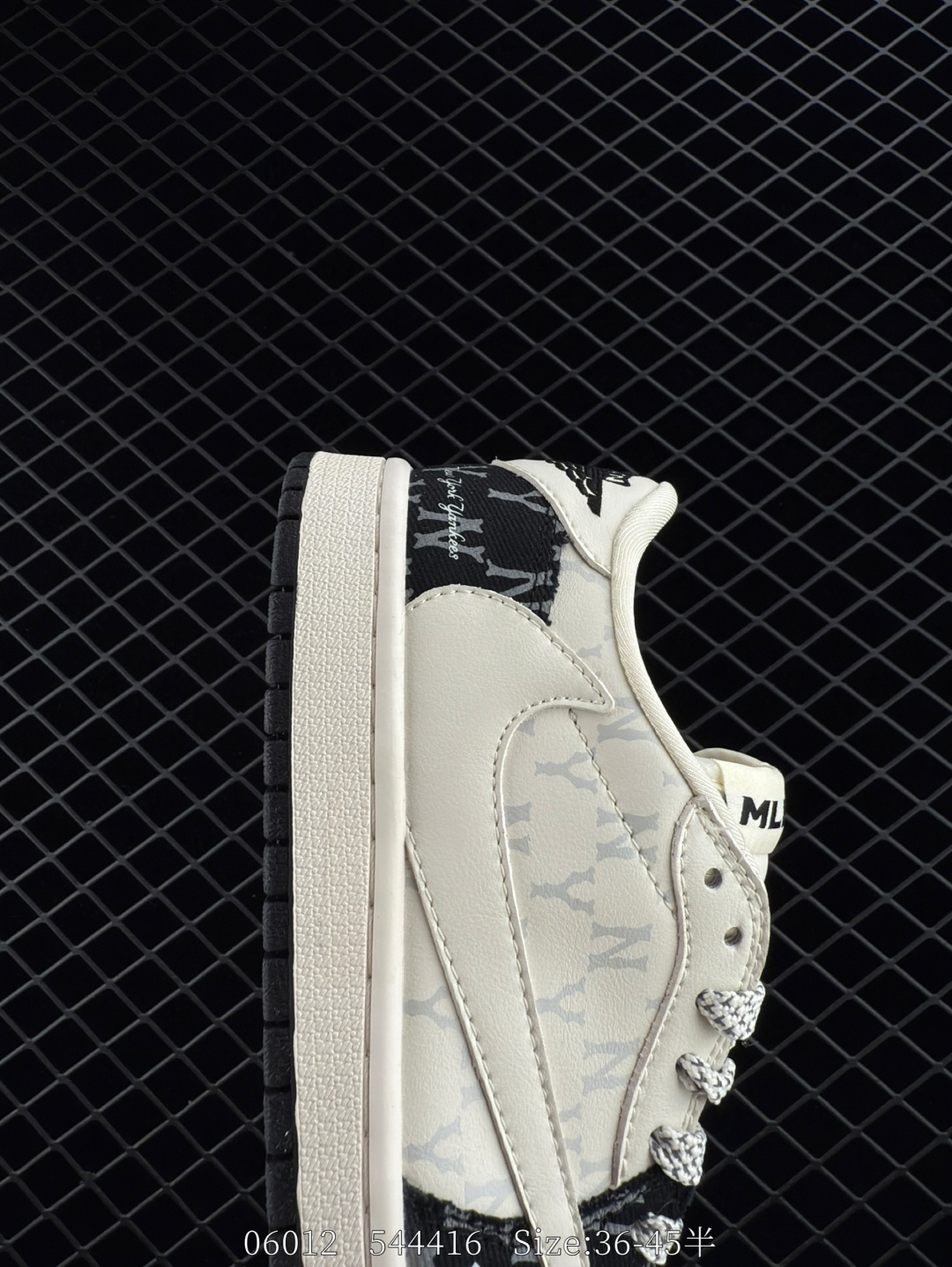 Nike Air Jordan 1 x Travis Scott AJ1